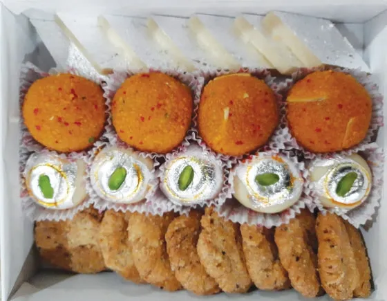 Mathri, Suryamukhi, Bundi Laddu, Cashew Nut